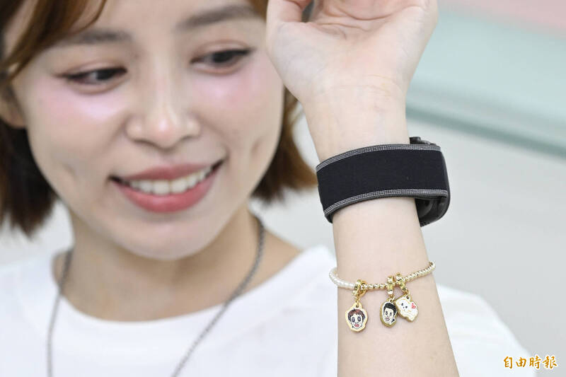王瞳送別12年毛孩哈嚕 抗病620天離世