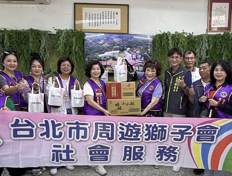 周遊平溪送暖遇車輛迷航險墜崖