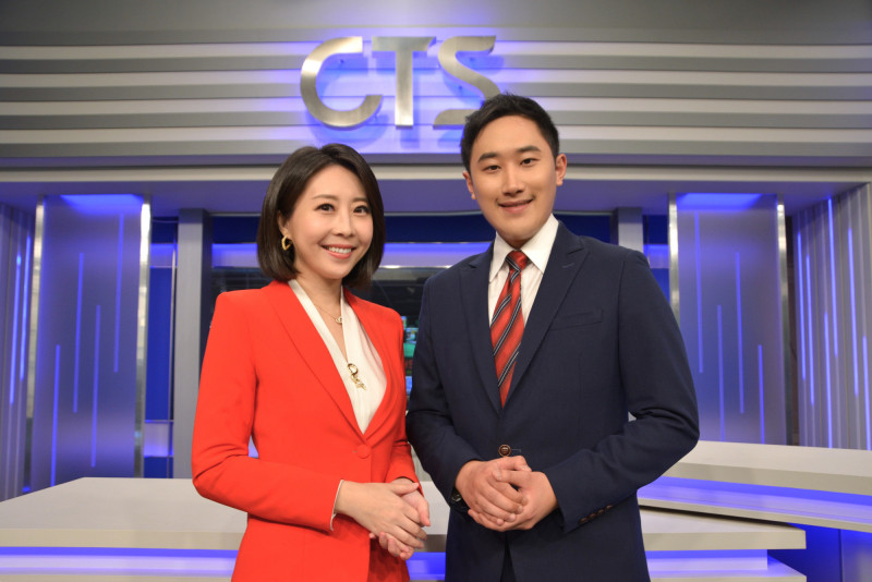 美女主播首戰雙十國慶直播 最怕冷場